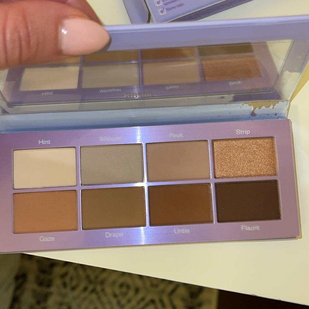 Kosas Undressed Eyeshadow Palette - Picture 2 of 3
